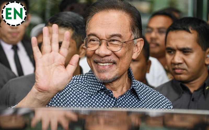 Who is Anwar Ibrahim (Politician)?