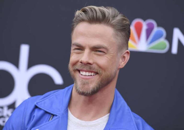 Derek Hough Net worth 2021, Salary, Lifestyle, Age, Family, Wiki, Biography & More