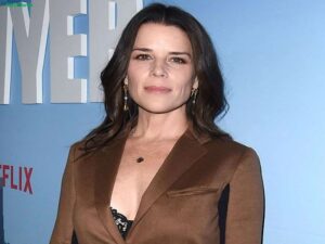 Neve Campbell Net Worth 2023, How Rich Is Canadian Actress?
