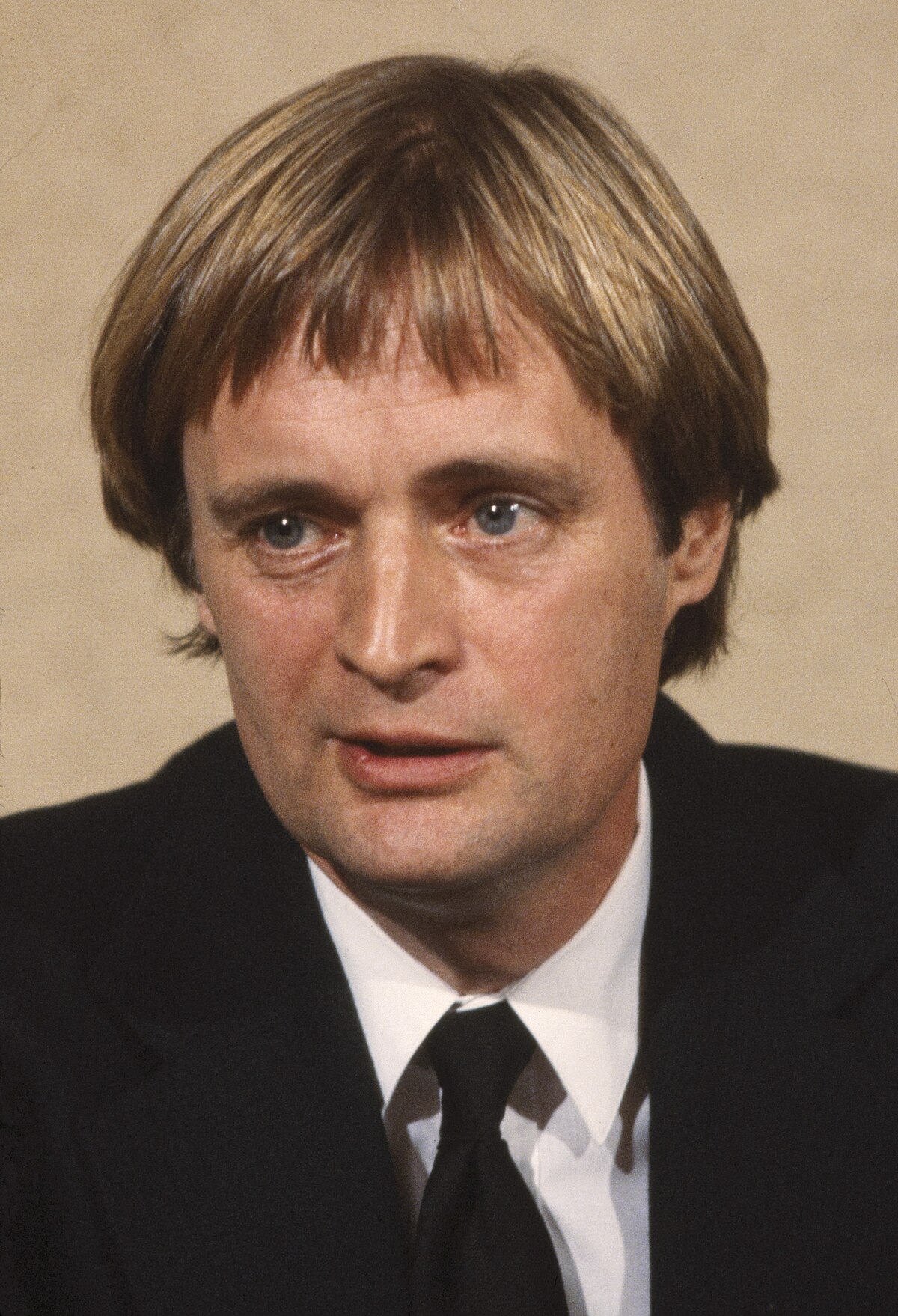 What Is David Mccallum Net Worth? Full Biography 2024 1 David McCallum Man from U.N.C.L.E. 1982