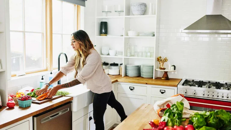 washing fresh vegetables 1389951690