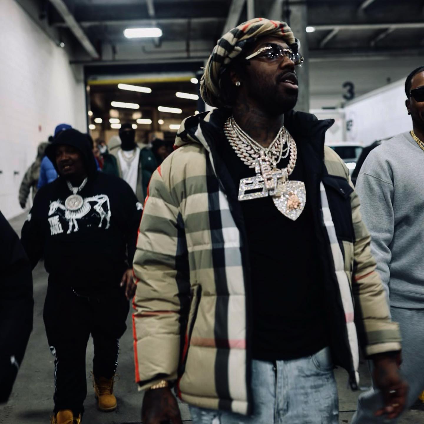 Est Gee Height Revealed: How Tall Is the Rapper? 2 Est Gee Height Revealed: How Tall Is the Rapper?