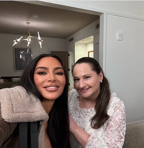 What is Gypsy Rose Net Worth? Her Earning Sources 2024