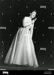 Eydie Gorme Height: What Was Her Exact Height?