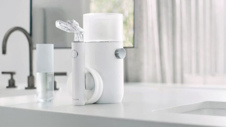 Say Goodbye to Traditional Flossing with the Innovative Flossing Toothbrush 860x484 1