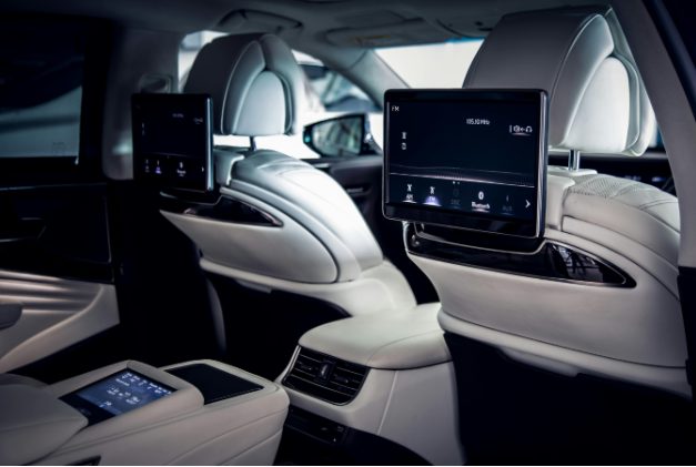 High Net Worth Lifestyles and the Rise of Live Casino Games in Luxury Entertainment Screenshot 1